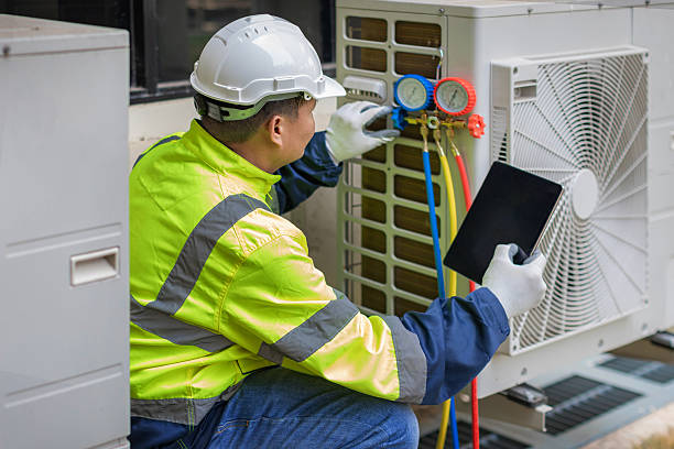Professional Hvac technician working in Pickerington, OH